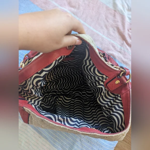 Juicy Couture Gold Metallic Erin Red Siren Shoulder Purse - Picture 9 of 10